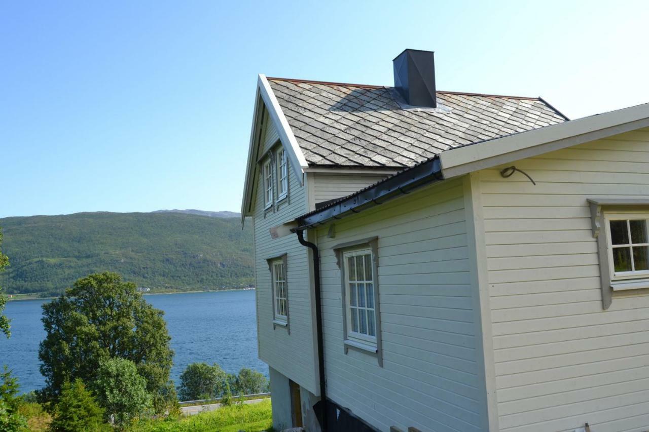 Kvaloya Lodge Futrikelv Exterior photo